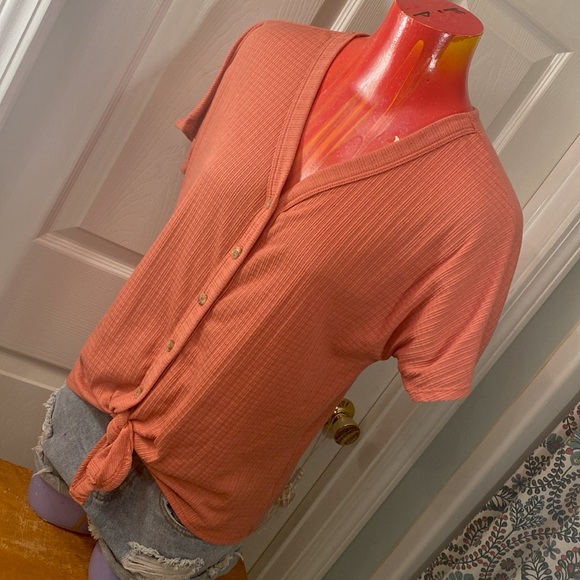 ABOVE AND BEYOND Pink Tie Knot Top - Picture 4 of 12